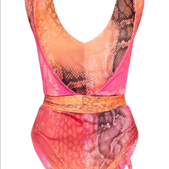 Swimsuit - Picture 6 of 6